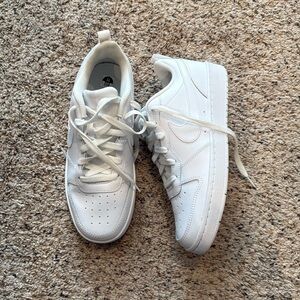 Nike Court Borough Low/Athletic Shoes 7 Youth/8.5 Women